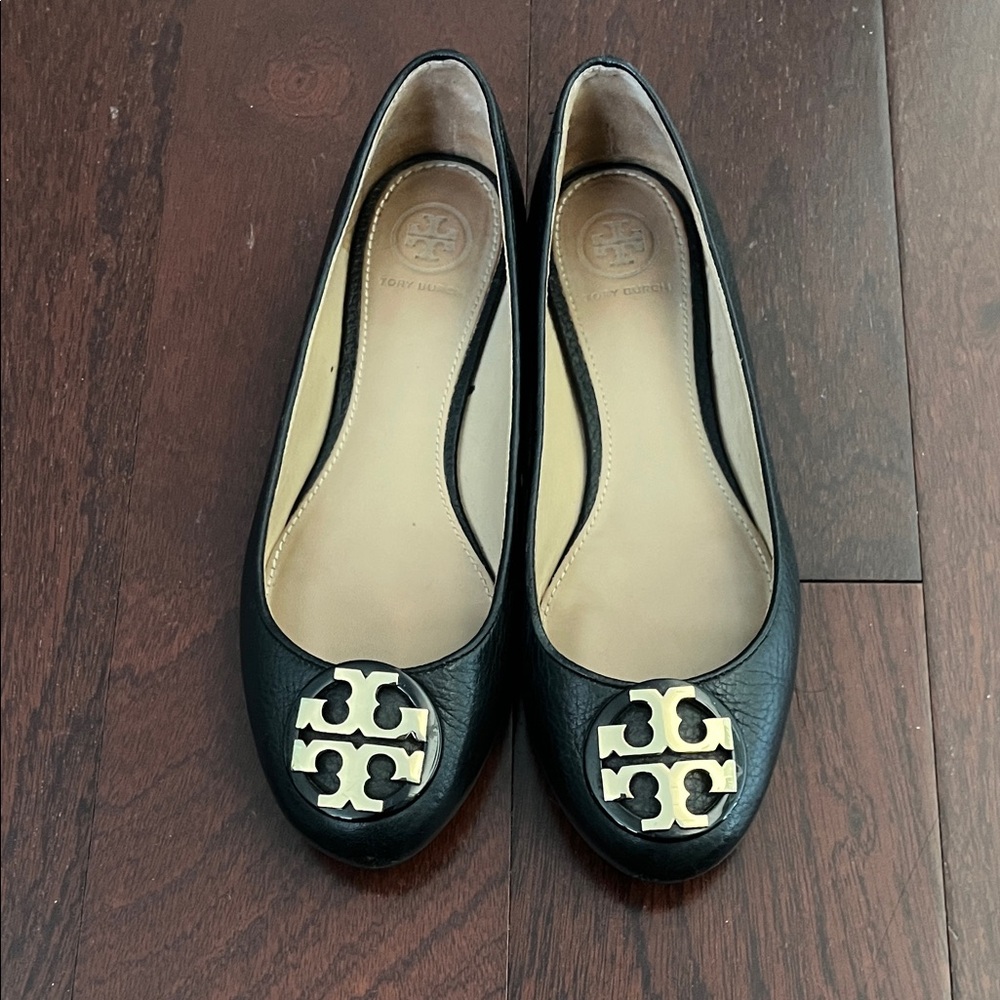 Tory Burch Black Leather Logo Round-Toe Flats with Gold Medallion